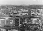 O Polo industrial de Camaari iniciou suas operaes em 1978.  o primeiro complexo petroqumico planejado do Pas e est localizado no municpio de Camaari, a 50 quilmetros de Salvador, capital do Estado da Bahia. <br></br> Palavras-chave: indstria, relaes de poder, relaes culturais, trabalho.