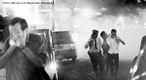 A Passeata dos Cem Mil foi uma manifestação de protesto contra a Ditadura civil-militar instaurada em 1º de abril de 1964 no Brasil, em consequência da morte do estudante secundarista Edson Luís de Lima Souto, em 28 de março de 1968. Edson Luís foi assassinado, com uma bala que atingiu o seu coração, por um agente policial quando da invasão do restaurante Calabouço. A manifestação, ocorrida em 26 de junho de 1968, reuniu mais de cem mil pessoas, no centro da cidade do Rio de Janeiro, na região conhecida como Cinelândia, o que representou um dos mais significativos protestos no período ditatorial do Brasil, conhecido também como Anos de Chumbo. Onde os manifestantes revindicavam a volta das liberdades democráticas e o fim da censura, alem da luta contra os atos de violência e repressão do governo. <br><br/>  Palavras-chave: relações de cultura, poder, Estado, governo, ditadura, repressão, manifestação, protesto, estudantes, movimento estudantil, esquerda, direita, comunismo, socialismo, capitalismo.