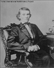 A Guerra de Secesso (ou guerra civil americana) ocorreu nos Estados Unidos da Amrica entre 1861 e 1865. Foi o conflito que causou mais mortes de norte-americanos, num total de estimado em 970 mil pessoas, cerca de 3% da populao americana  poca. A Guerra de Secesso consistiu na luta entre 11 Estados Confederados do Sul latifundirio, aristocrata e defensor da escravido, contra os Estados do Norte industrializado, onde a escravido tinha um peso econmico bem menor do que no Sul. Em 1861, ano do incio da guerra, o pas consistia em 19 estados livres, onde a escravido era proibida, e 15 estados onde a escravido era permitida. <br><br/> Palavras-chave: relaes de poder, relaes culturais, EUA, guerra civil, escravido.