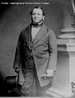 A Guerra de Secesso (ou guerra civil americana) ocorreu nos Estados Unidos da Amrica entre 1861 e 1865. Foi o conflito que causou mais mortes de norte-americanos, num total de estimado em 970 mil pessoas, cerca de 3% da populao americana  poca. A Guerra de Secesso consistiu na luta entre 11 Estados Confederados do Sul latifundirio, aristocrata e defensor da escravido, contra os Estados do Norte industrializado, onde a escravido tinha um peso econmico bem menor do que no Sul. Em 1861, ano do incio da guerra, o pas consistia em 19 estados livres, onde a escravido era proibida, e 15 estados onde a escravido era permitida. Em 4 de Maro, antes que Lincoln assumisse o posto de presidente, 11 Estados escravagistas declararam secesso da Unio, e criaram um novo pas, os Estados Confederados da Amrica. A guerra comeou quando foras confederadas atacaram o Fort Sumter, um posto militar americano na Carolina do Sul, em 12 de Abril de 1861, e terminaria somente em 28 de Junho de 1865, com a rendio das ltimas tropas remanescentes da Confederao. <br><br/>  Palavras-chave: relaes de poder, relaes culturais, EUA, guerra civil, escravido.