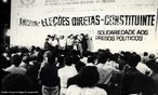 O regime ditatorial implantado no Brasil por meio do golpe civil-militar de abril de 1964, seguido pelos atos institucionais, mergulhou o pas nos chamados Anos de Chumbo. A campanha pela anistia, iniciada em meados dos anos 1970, aglutinou movimentos sociais e associaes civis, destacando-se o Movimento Feminino pela Anistia (MFPA) e o Comit Brasileiro pela Anistia (CBA) que lutaram contra a ditadura e pelo restabelecimento da democracia. Esse combate empreendido por diversos setores da sociedade culminou com a aprovao pelo Congresso da chamada Lei de Anistia (Lei n 6.683, de 28 de agosto de 1979). A lei, no entanto, no significou o fim da luta de vrios setores da sociedade. A forma como se definiu a anistia no Brasil implicou a continuidade da mobilizao e a impossibilidade de esquecimento. O debate permanece nos meios polticos e acadmicos, assim como permanece a batalha pela busca de reparao para familiares dos mortos e desaparecidos, bem como pela abertura dos arquivos militares. <br><br/> Palavras-chave: anistia, censura, democracia, direitos humanos, ditadura civil-militar, movimentos sociais, violncia.