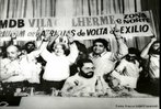 O regime ditatorial implantado no Brasil por meio do golpe civil-militar de abril de 1964, seguido pelos atos institucionais, mergulhou o pas nos chamados Anos de Chumbo. A campanha pela anistia, iniciada em meados dos anos 1970, aglutinou movimentos sociais e associaes civis, destacando-se o Movimento Feminino pela Anistia (MFPA) e o Comit Brasileiro pela Anistia (CBA) que lutaram contra a ditadura e pelo restabelecimento da democracia. Esse combate empreendido por diversos setores da sociedade culminou com a aprovao pelo Congresso da chamada Lei de Anistia (Lei n 6.683, de 28 de agosto de 1979). A lei, no entanto, no significou o fim da luta de vrios setores da sociedade. A forma como se definiu a anistia no Brasil implicou a continuidade da mobilizao e a impossibilidade de esquecimento. O debate permanece nos meios polticos e acadmicos, assim como permanece a batalha pela busca de reparao para familiares dos mortos e desaparecidos, bem como pela abertura dos arquivos militares. <br><br/> Palavras-chave: anistia, censura, democracia, direitos humanos, ditadura civil-militar, movimentos sociais, violncia. 