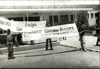 Gregrio Bezerra foi lder sindical, militante do Partido Comunista Brasileiro. Participou da Intentona Comunista em 1935 e foi condenado a 28 anos de priso. Foi levado, para Fernando de Noronha e, depois para o Rio de Janeiro, no Presdio Frei Caneca, onde dividiu cela com o ex-comandante da Coluna Prestes e secretrio geral do Partido Comunista do Brasil, Lus Carlos Prestes. Aps o golpe militar brasileiro de 1964, foi preso quando tentava organizar a resistncia armada dos camponeses ao golpe em apoio ao governo federal de Joo Goulart, e estadual de Miguel Arraes. Condenado a 19 anos de recluso, teve seus direitos polticos cassados por fora do Ato Institucional n 1. Foi libertado, em 1969, juntamente com outros 14 presos polticos, em troca da devoluo do embaixador estadunidense no Brasil Charles Burke Elbrick, seqestrado por um grupo de oposio armada. <br><br/> Palavras-chave: anistia, censura, democracia, direitos humanos, ditadura civil-militar, movimentos sociais, violncia.