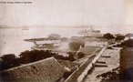 Acervo da srie coleo de fotografias de Juan Gutierrez inclui diversas fotografias sobre a Revolta da Armada, um registro que pode ser compreendido como uma crnica visual da cidade ferida pelos combates dos marinheiros. Canho Armstrong em posio na Fortaleza de So Joo, 1894. Trata-se da pea de 11 polegadas conhecida como Vov. Ao fundo, a Fortaleza de Santa Cruz. <br><br/> Palavras-chave: relaes de poder, relaes culturais, Rio de Janeiro, violncia.