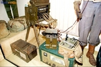 Equipamentos de comunicao utilizados na Segunda Guerra Mundial, exemplares expostos no Museu do Expedicionrio em Curitiba - Paran. <br><br/> Palavras-chave: relaes de poder, Estado, Foras Armadas, Exrcito Brasileiro, guerra, Fora Expedicionria Brasileira, nazismo, fascismo, Nacional Socialismo, Museu do Expedicionrio, Curitiba, Paran.