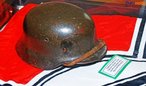 Capacete nazista utilizado na Segunda Guerra Mundial, expostos no Museu do Expedicionrio em Curitiba -PR. <br><br/> Palavras-chave: relaes de poder, Estado, Foras Armadas, Exrcito Brasileiro, guerra,Fora Expedicionria Brasileira, nazismo, fascismo, nacional-socialismo, Museu do Expedicionrio, Curitiba, Paran. 