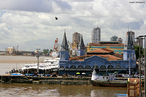 O Ver-o-Peso  um mercado situado na cidade brasileira de Belm, no estado do Par, estando localizada na Avenida 16 de novembro. Smbolo da cidade,  sua maior atrao turstica e a maior feira livre da Amrica Latina. O mercado do ver-o-peso abastece a cidade com variados tipos de gneros alimentcios e ervas medicinais do interior paraense, fornecidos principalmente por via fluvial. <br><br/> Palavras-chave: relaes culturais, economia, mercado popular, Belm.