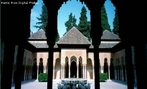 A Alhambra (em rabe الحمراء, com o significado de a Vermelha) localiza-se na cidade e municpio de Granada, na provncia de Granada, comunidade autnoma da Andaluzia, na Espanha. O nome Alhambra, que significa, em rabe a vermelha (Al Hamra الحمراء), deriva, provavelmente da cor dos tijolos de taipa, secos ao sol e feitos de argila e gravilha de que so feitas as muralhas exteriores. Segundo outros autores, o adjectivo relembra o claro avermelhado das tochas que iluminaram os trabalhos de construo que se prolongavam ininterruptamente, noite adentro, durante anos; outros associam o nome ao fundador, Mahomed Ibn-al-Ahmar; outros, ainda derivam-no da palavra rabe Dar al Amra, Casa do Senhor. O palcio foi construdo principalmente entre 1248 e 1354, nos reinados de Ibn-al-Ahmar e seus sucessores; os nomes dos principais artistas e arquitectos so desconhecidos ou de conhecimento duvidoso. <br><br/> Palavras-chave: Espanha, Granada, Pennsula Ibrica, islamismo, reconquista.