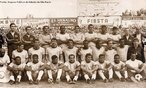 A Copa do Mundo FIFA de 1970, a nona edio do torneio, foi disputada no Mxico, de 31 de maio at 21 de junho. O torneio de 1970 foi a primeira Copa do Mundo disputada na Amrica do Norte, e a primeira disputada fora da Amrica do Sul e da Europa. O Brasil bateu a Itlia por 4 a 1 e se tornou a primeira equipe a ter o ttulo de campeo mundial por trs vezes, sendo permitida a posse definitiva da Taa Jules Rimet.<br><br/> Palavras-chave: relaes culturais, esporte, futebol, competio.