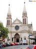 Localizada na Praa Tiradentes, onde Curitiba nasceu como cidade, a Catedral Baslica Menor de Nossa Senhora da Luz de Curitiba foi construda entre 1876 e 1893, em estilo neo-gtico, inspirado na Igreja da S de Barcelona e ocupa o mesmo local da antiga matriz do sculo 17, bem como o da sua sucessora, construda em 1720. Inaugurada em 07 de setembro de 1893, j foi objeto de restauro nos anos de 1977 e 1993. A Catedral  dedicada a Nossa Senhora da Luz dos Pinhais, Padroeira de Curitiba e abriga em seu interior uma imagem da santa.  Catedral Baslica Menor desde 8 de setembro de 1993, quando completou 100 anos. <br><br/> Palavras-chave: relaes culturais, Catedral de Curitiba, igrejas, cristianismo, catolicismo, setor histrico.