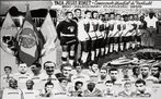 A Copa do Mundo de 1950 contou com a participao de 13 pases. O campeonato ocorreu no Brasil. Para a ocasio, foi construdo o Estdio Municipal do Rio de Janeiro, o Maracan. A seleo brasileira apresentou um futebol fabuloso, mas perdeu na final para o Uruguai. Esta derrota ficou conhecida como Maracanao.<br><br/> Palavras-chave: relaes culturais, esporte, futebol, competio.