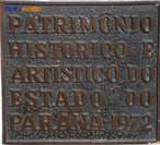 Construdo em fins do sculo XVIII era morada do msico Braslio Itiber da Cunha e seu irmo Celso Itiber da Cunha (Monsenhor Celso). O monumento foi tombado pelo Patrimnio Histrico e Artstico do Paran em 1972. Esta casa est ladeada por um conjunto de construes coloniais. So ao todo trs casas trreas e dois sobrados dos quais se destaca um setentista que pode ser considerado a melhor obra de resistncia colonial da cidade. <br><br/> Palavras-chave: relaes sociais de produo, trabalho, poder, cultura, Paranagu, Paran, msica, patrimnio histrico, compositor, arquitetura.