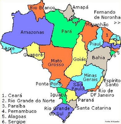 Mapa do Brasil durante a segunda guerra, quando foram criados alguns territórios federais em regiões fronteiriças para uma maior proteção. O Oeste paranaense foi desmembrado e juntamente com territórios de Santa Catarina formaram o Território Federal do Iguaçu.
<br><br/>
Palavras-chave: mapa, territórios fronteiriços, Segunda Guerra Mundial.