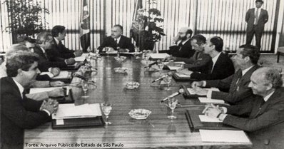 José Ribamar Sarney de Araújo Costa foi 31º presidente do Brasil, de 1985 a 1990. Sarney assumiu a presidência após o falecimento de Tancredo Neves. <br><br/>
Palavras-chave: relações de poder, poder executivo, governo, república, Brasil.