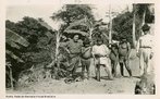 A Estrada de Ferro Madeira-Mamor  uma ferrovia construda entre 1907 e 1912 para ligar Porto Velho a Guajar-Mirim, no atual Estado de Rondnia, no Brasil. Ficou conhecida  poca como a Ferrovia do Diabo, devido  morte de milhares de trabalhadores durante a construo, causada sobretudo por doenas tropicais, complementar  lenda de que sob cada um de seus dormentes existia um cadver. Fotos da Coleo Percival Farquhar do Museu Histrico Nacional.<br><br/> Palavras-chave: relaes de poder, relaes culturais, modernizao, sculo XX.