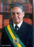 Fernando Henrique Cardoso foi presidente do Brasil por duas vezes (1995 a 2002), o primeiro a se reeleger.<br><br/> Palavras-chave: relações de poder, poder executivo, governo, ditadura, eleições diretas, Brasil.